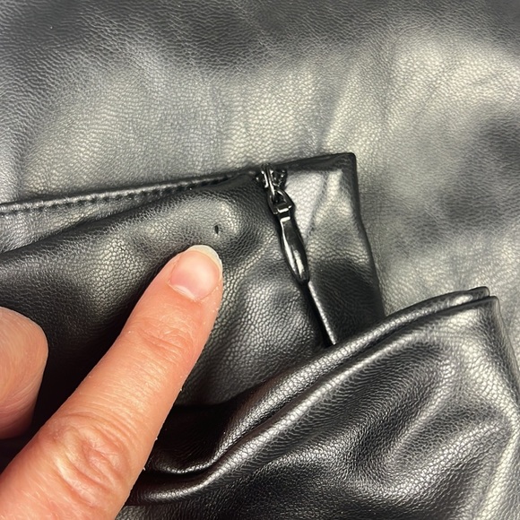 ☀️NWT PrettyLittleThing Black Faux Leather Tie Belt Pants - Picture 9 of 9